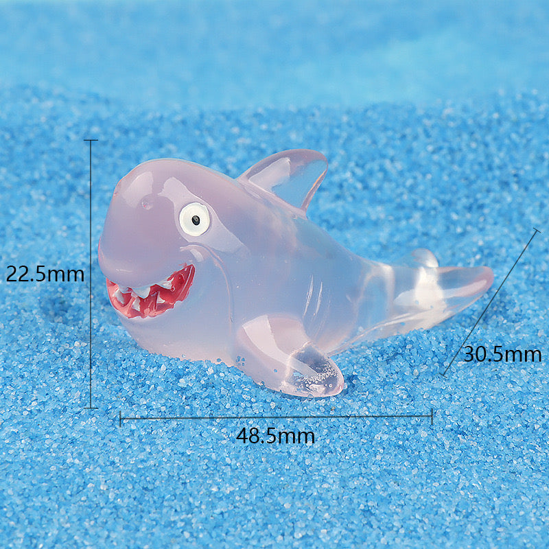 Z.【 Lydia  】Luminous  shark carving    (arrive about 7-12 days)