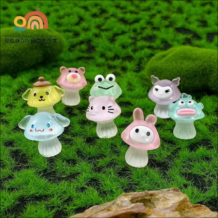 【 Doris】Luminous various Sanrio collection 10 colours card Lucky bags  (arrive about 7-12 days)